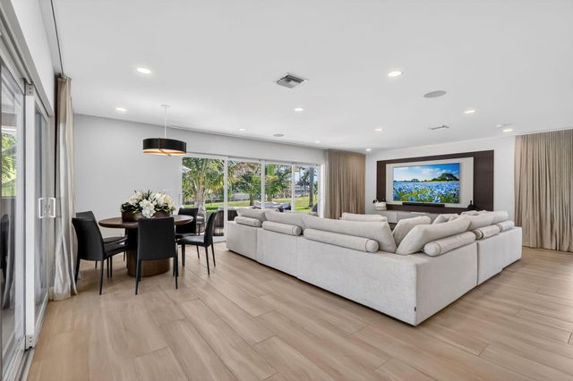 937 SW 34th Court, Boynton Beach, FL 33435