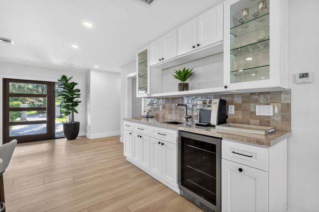 937 SW 34th Court, Boynton Beach, FL 33435