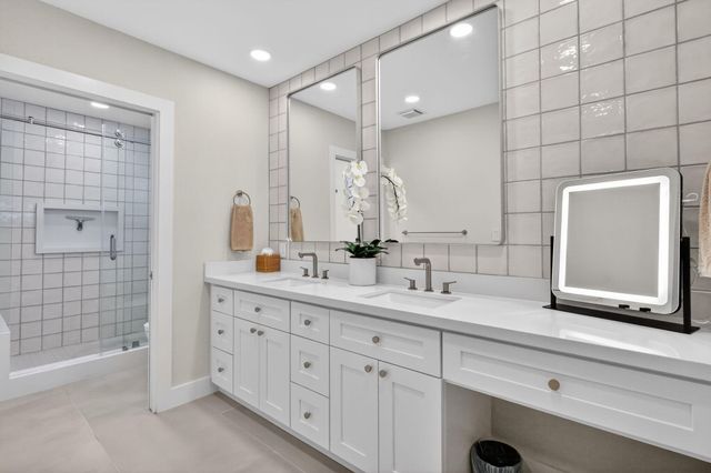 937 SW 34th Court, Boynton Beach, FL 33435