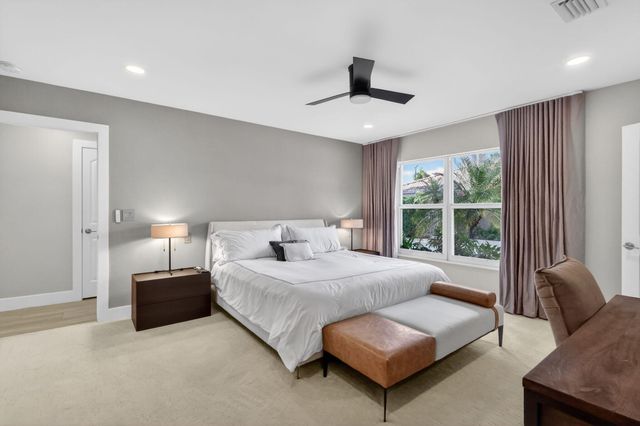 937 SW 34th Court, Boynton Beach, FL 33435