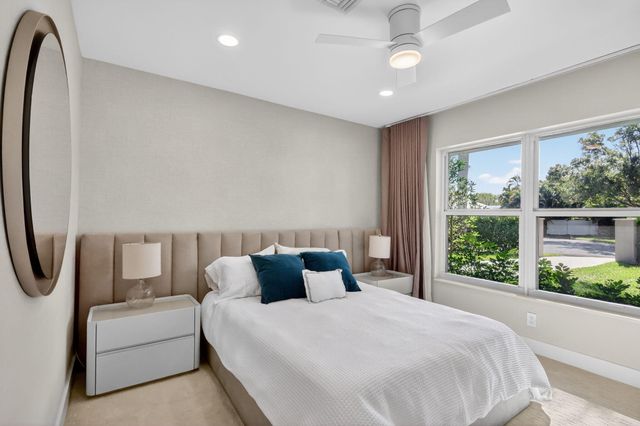 937 SW 34th Court, Boynton Beach, FL 33435