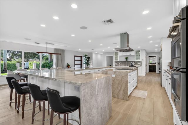 937 SW 34th Court, Boynton Beach, FL 33435