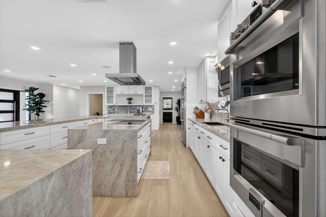 937 SW 34th Court, Boynton Beach, FL 33435