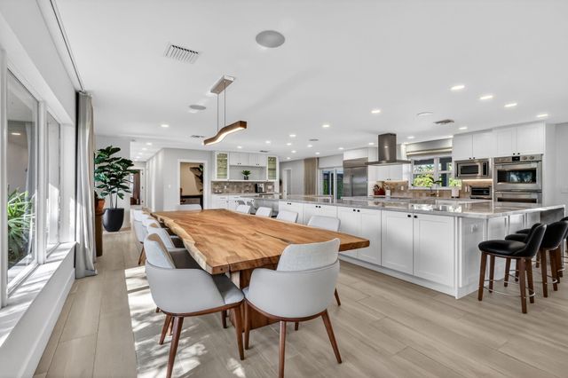 937 SW 34th Court, Boynton Beach, FL 33435