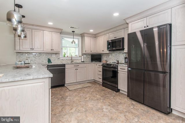 744 KLECKNER RD, Bensalem, PA 19020