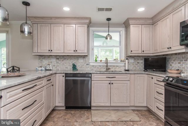 744 KLECKNER RD, Bensalem, PA 19020