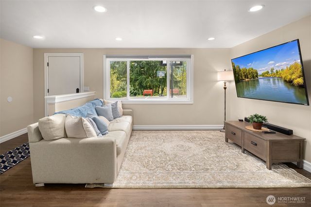 23233 257th Avenue SE, Maple Valley, WA 98038