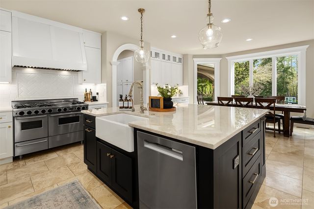 23233 257th Avenue SE, Maple Valley, WA 98038