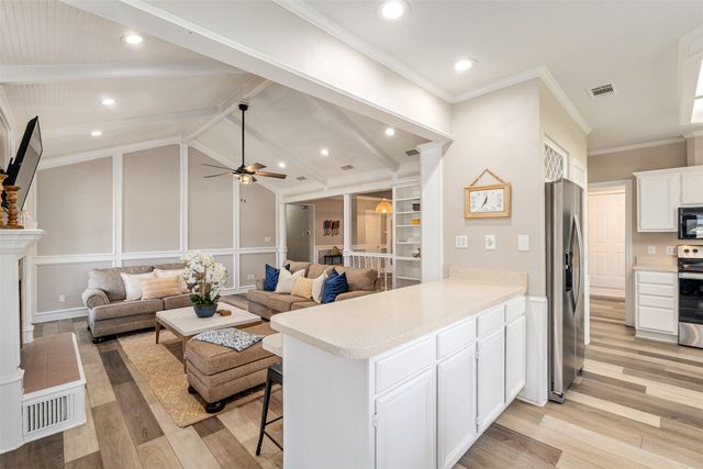 111 Hickory Creek Circle, Gun Barrel City, TX 75156