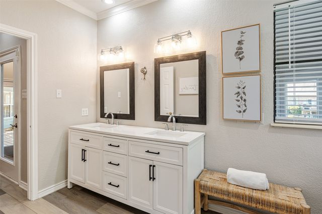 111 Hickory Creek Circle, Gun Barrel City, TX 75156
