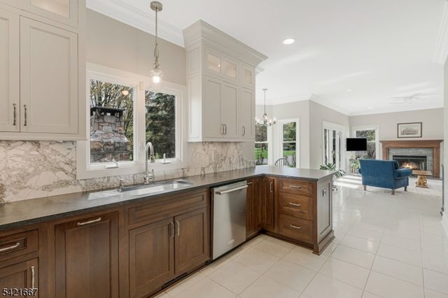 182 Beaumonte Way, Bridgewater Twp., NJ 08807