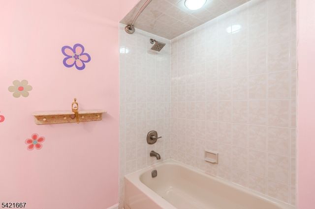182 Beaumonte Way, Bridgewater Twp., NJ 08807