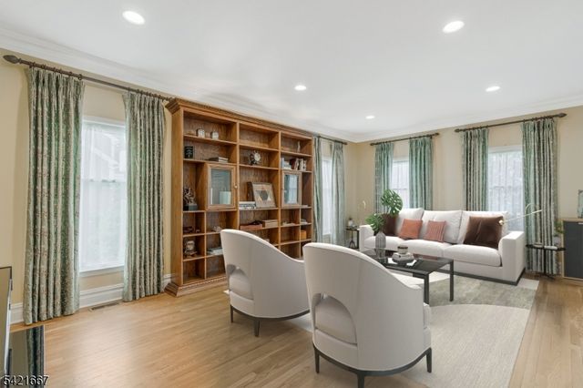 182 Beaumonte Way, Bridgewater Twp., NJ 08807