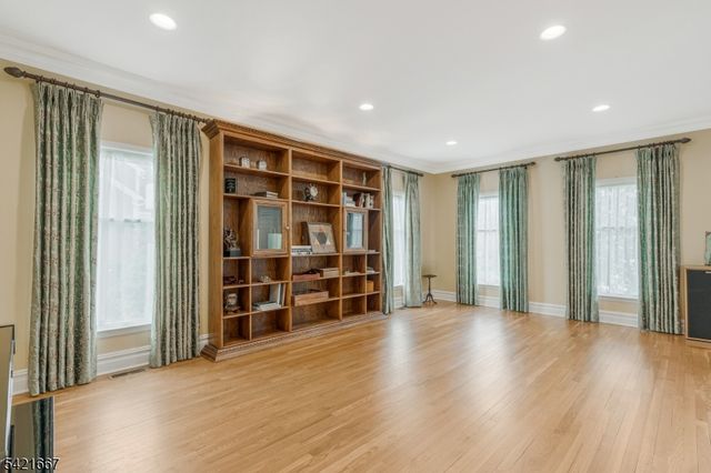 182 Beaumonte Way, Bridgewater Twp., NJ 08807
