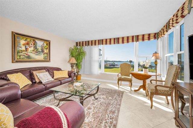 634 EDGEWATER DRIVE 242, Dunedin, FL 34698