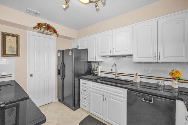 634 EDGEWATER DRIVE 242, Dunedin, FL 34698