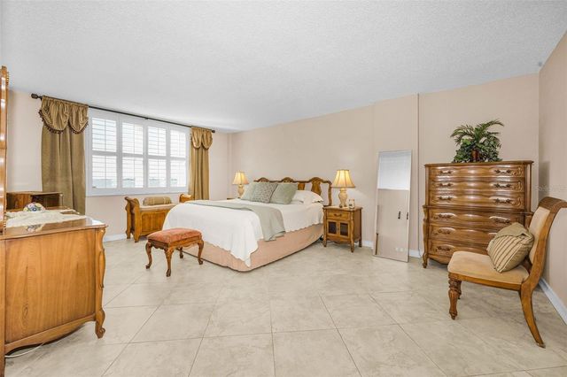 634 EDGEWATER DRIVE 242, Dunedin, FL 34698