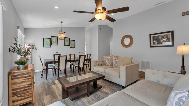 333 CASTLEMAIN CIRCLE, Davenport, FL 33897