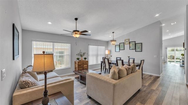 333 CASTLEMAIN CIRCLE, Davenport, FL 33897