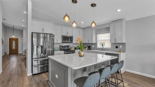 333 CASTLEMAIN CIRCLE, Davenport, FL 33897