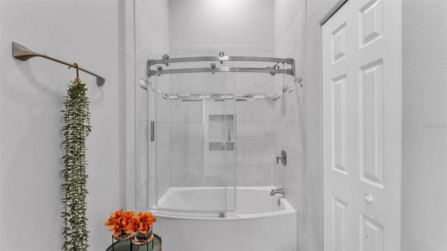 333 CASTLEMAIN CIRCLE, Davenport, FL 33897