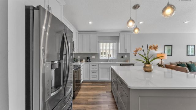 333 CASTLEMAIN CIRCLE, Davenport, FL 33897