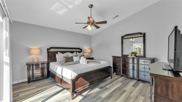 333 CASTLEMAIN CIRCLE, Davenport, FL 33897