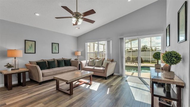 333 CASTLEMAIN CIRCLE, Davenport, FL 33897