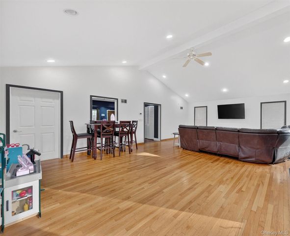 10 Meier Road, Poughkeepsie, NY 12603