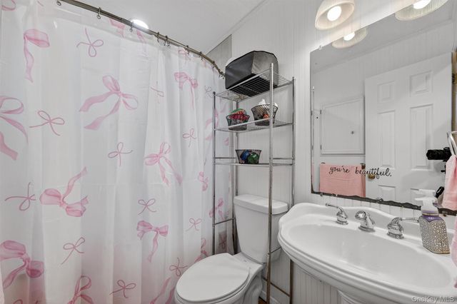 10 Meier Road, Poughkeepsie, NY 12603