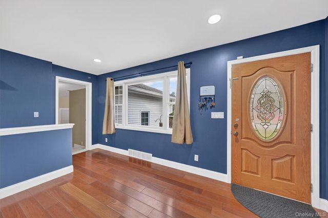 10 Meier Road, Poughkeepsie, NY 12603