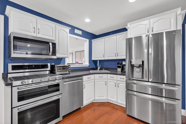 10 Meier Road, Poughkeepsie, NY 12603