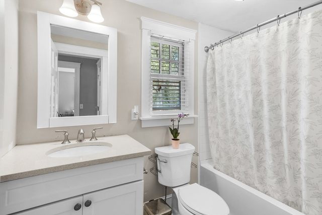 50 Lantern Lane, Tisbury, MA 02568