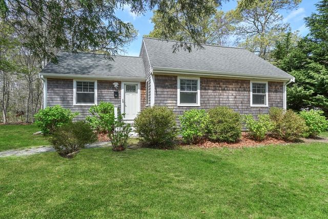 50 Lantern Lane, Tisbury, MA 02568