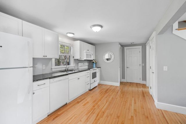 50 Lantern Lane, Tisbury, MA 02568