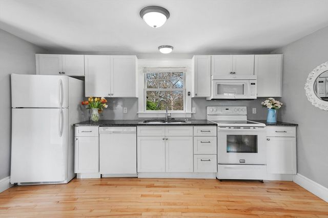 50 Lantern Lane, Tisbury, MA 02568