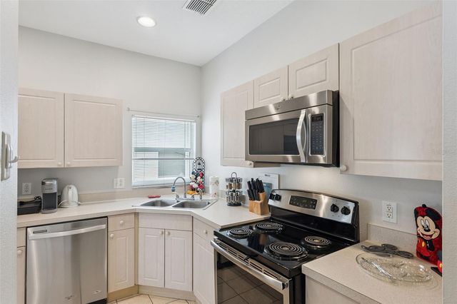 8152 SUN PALM DRIVE, Kissimmee, FL 34747