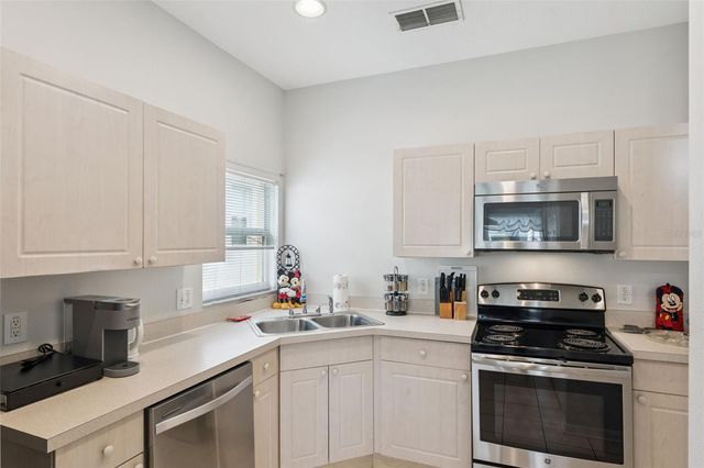 8152 SUN PALM DRIVE, Kissimmee, FL 34747