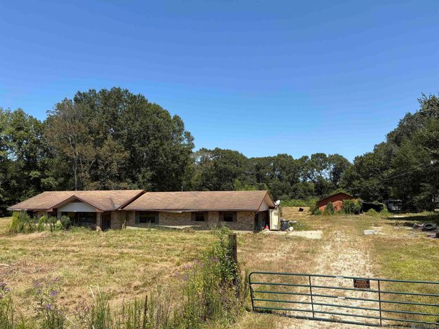 6493 Port Hudson Pride Rd, Slaughter, LA 70777
