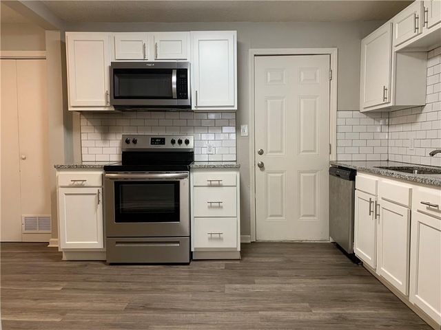 227 Central Street, Excelsior Springs, MO 64024