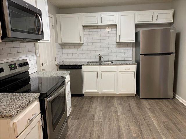 227 Central Street, Excelsior Springs, MO 64024