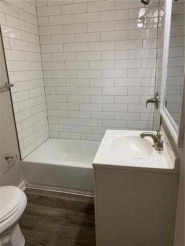 227 Central Street, Excelsior Springs, MO 64024