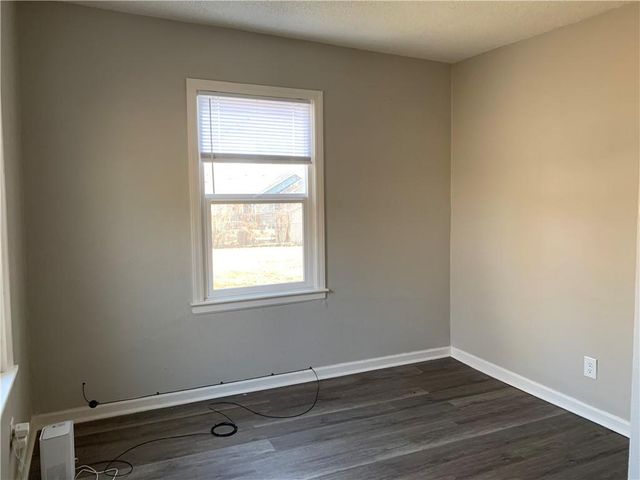 227 Central Street, Excelsior Springs, MO 64024