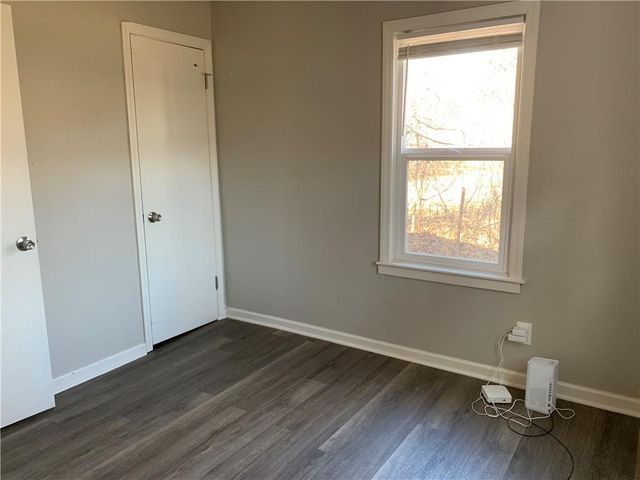 227 Central Street, Excelsior Springs, MO 64024