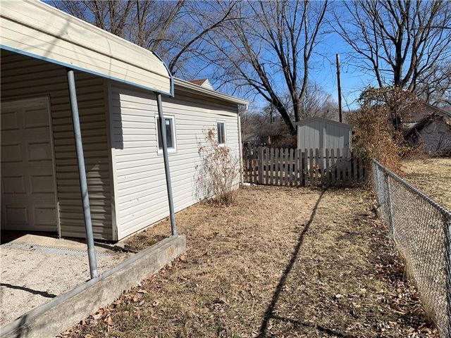 227 Central Street, Excelsior Springs, MO 64024