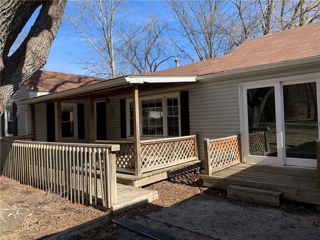 227 Central Street, Excelsior Springs, MO 64024