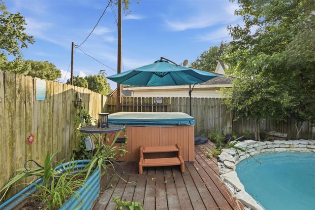 323 Magic Oaks Court, Spring, TX 77388