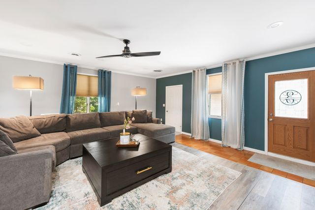 899 Fox Run, Bloomfield Hills, MI 48304