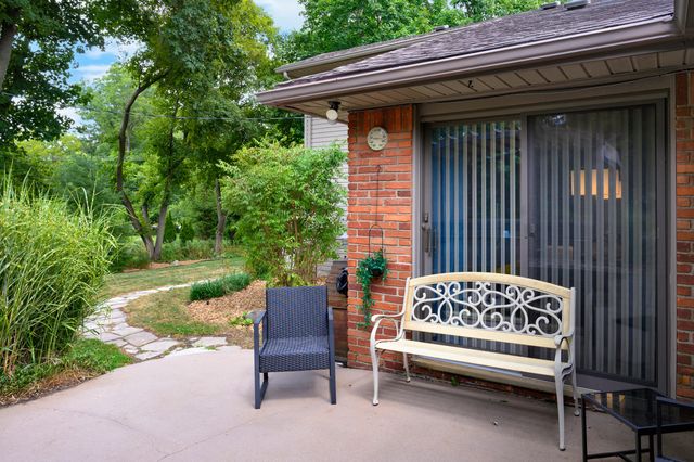 899 Fox Run, Bloomfield Hills, MI 48304