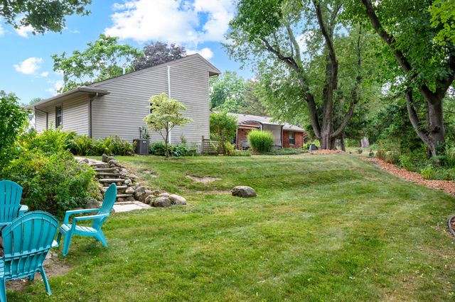 899 Fox Run, Bloomfield Hills, MI 48304